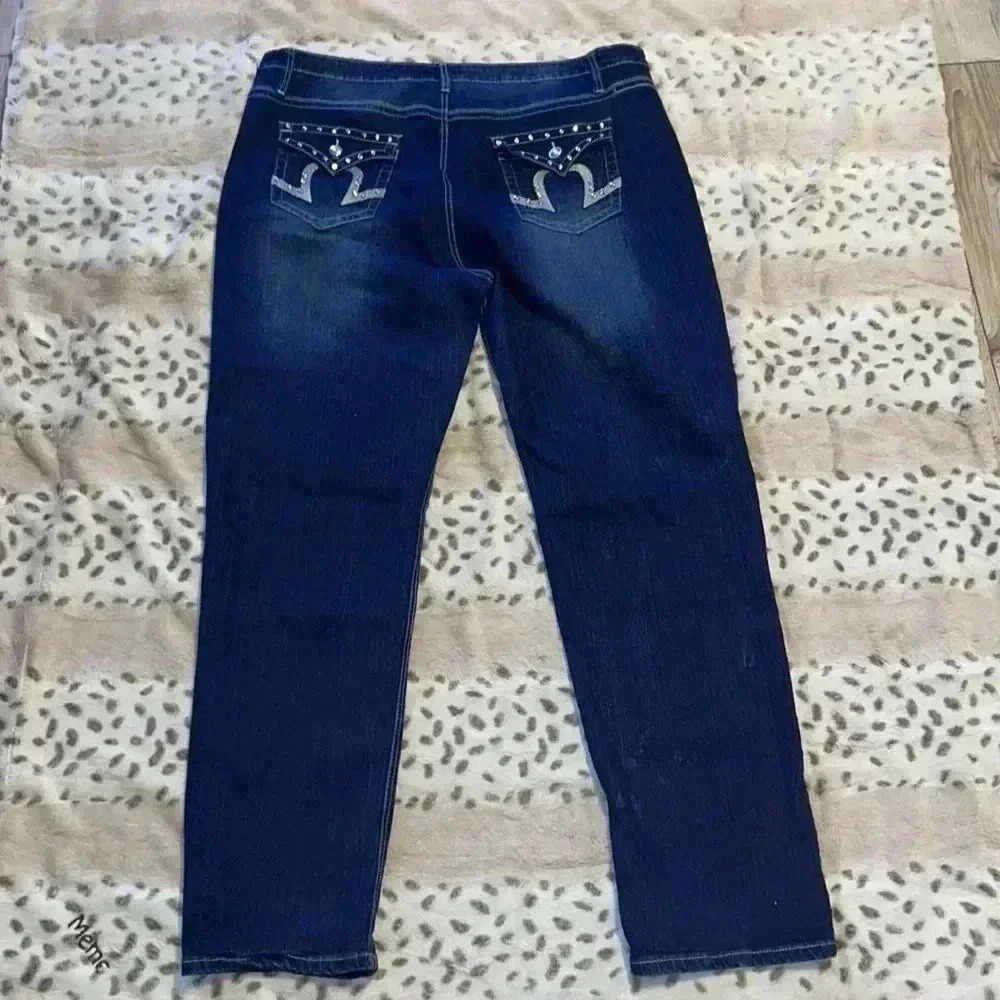 Women’s VIP Jeans - Picture 2 of 4